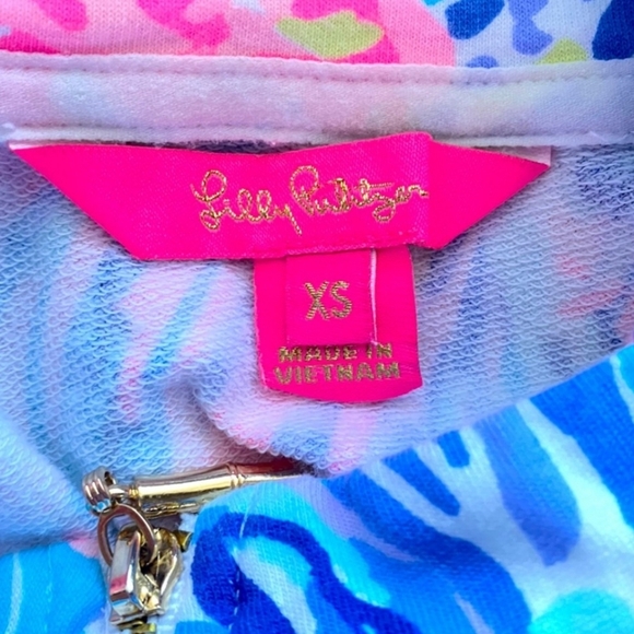 Lilly pulitzer UPF 50+ Skipper Popover in Periwinkle. - Picture 8 of 11